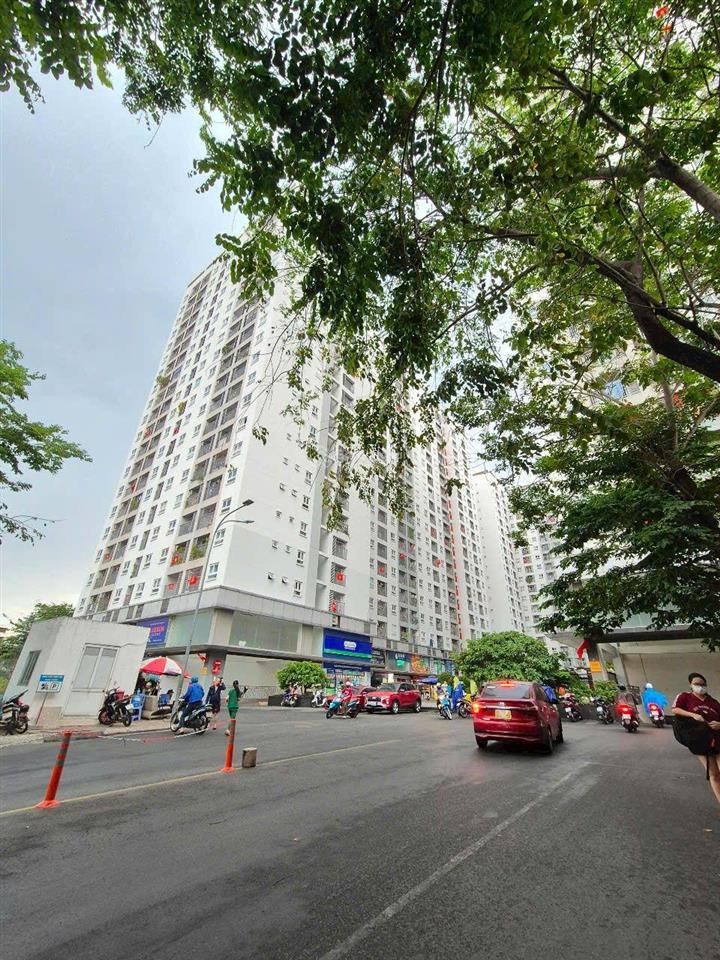 Cần cho thuê căn hộ nhà trống 65m2, 2p.n, 2 toilet, nhận nhà ở ngay.