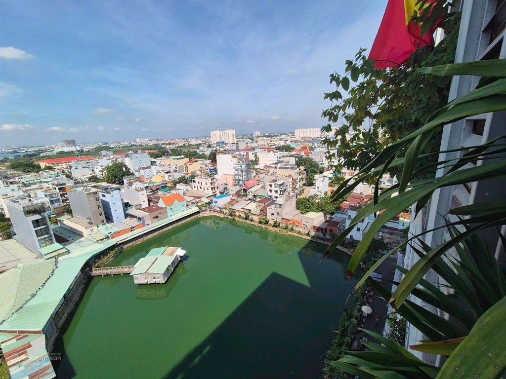 Cần cho thuê căn hộ nhà trống 65m2, 2p.n, 2 toilet, nhận nhà ở ngay.