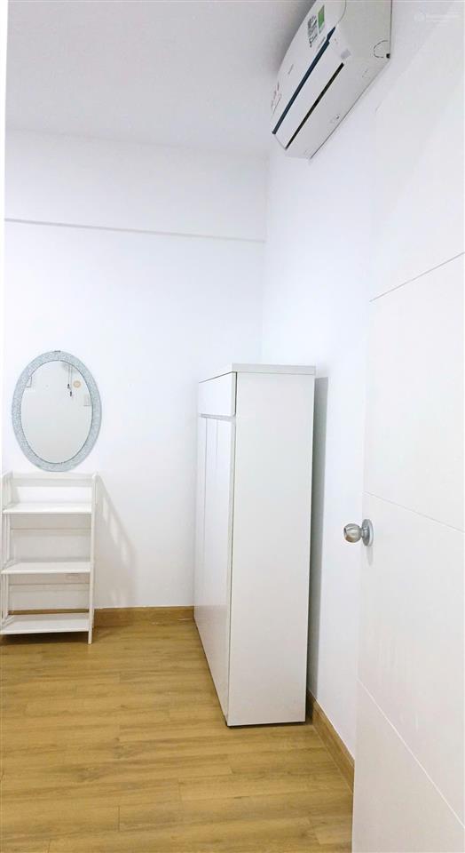 Cần cho thuê căn hộ nhà trống 65m2, 2p.n, 2 toilet, nhận nhà ở ngay.