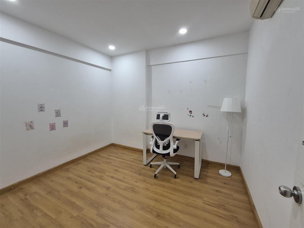 Chính chủ cần bán căn hộ nội thất 2p.n, 65m2, view tây nam hồ sinh thái mát cả ngày prosper plaza.
