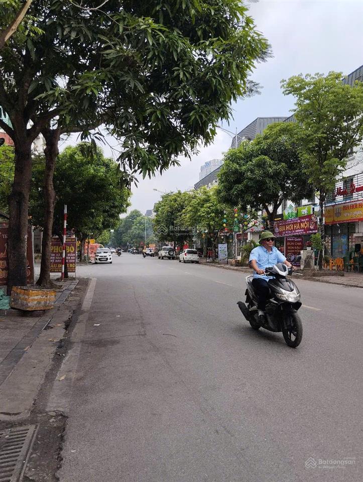 Bán liền kề văn phú, ngay sát phố, gần công viên, 5 tầng thang máy, 18 tỷ
