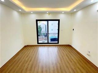Chính chủ cho thuê nhà mới tinh lâu dài phố đàm quang trung long biên 3 phòng ngủ 11 triệu/ tháng