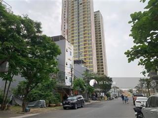 Cặp mt hồ nghinh đối diện công viên vị trí vip.có sẵn dòng tiền