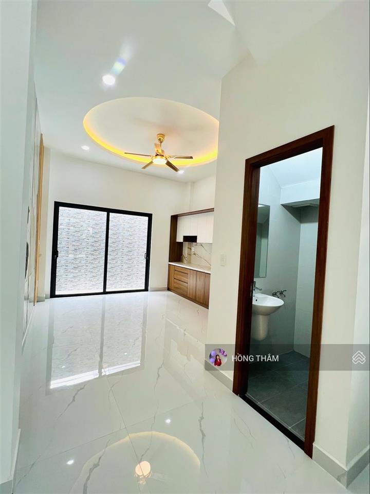 Bán nhà đẹp chính chủ gần vinhomes grand park giá chỉ 5.6 tỷ dt 61.6m2  0938 369 ***