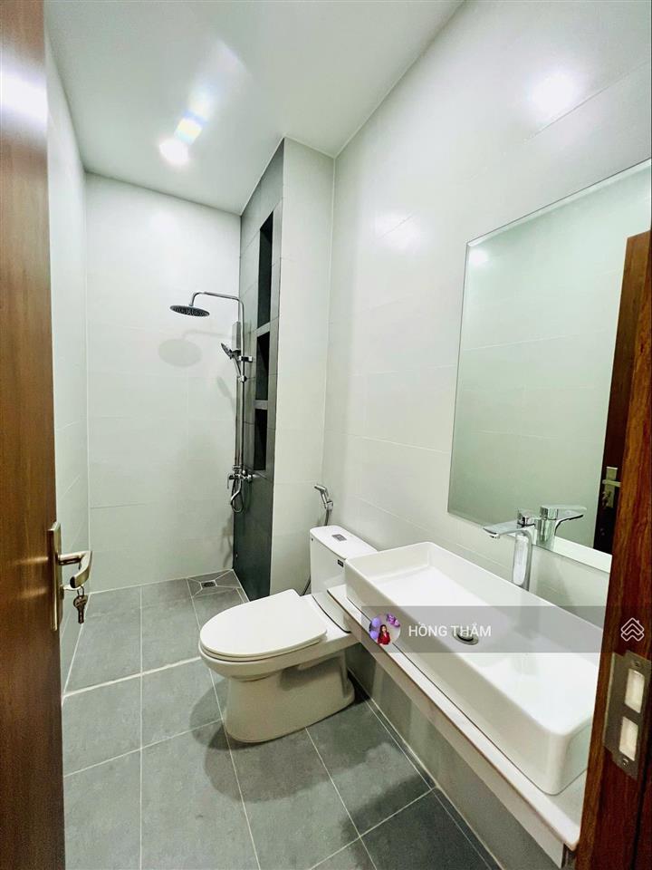 Bán nhà đẹp chính chủ gần vinhomes grand park giá chỉ 5.6 tỷ dt 61.6m2  0938 369 ***