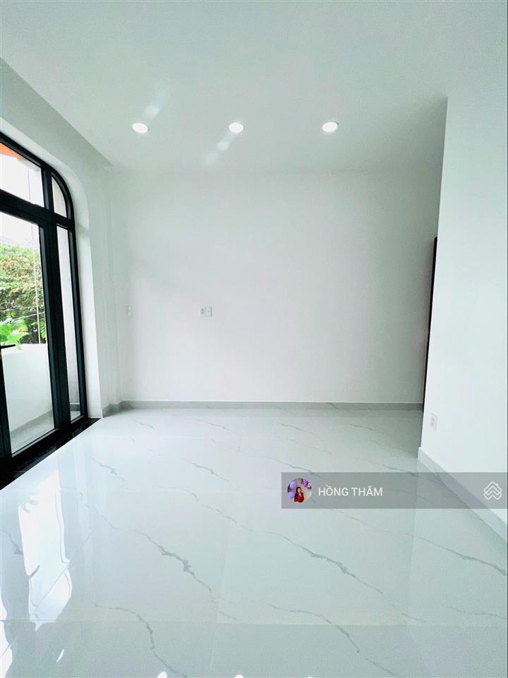 Bán nhà đẹp chính chủ gần vinhomes grand park giá chỉ 5.6 tỷ dt 61.6m2  0938 369 ***