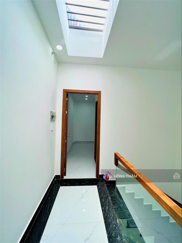 Bán nhà đẹp chính chủ gần vinhomes grand park giá chỉ 5.6 tỷ dt 61.6m2  0938 369 ***