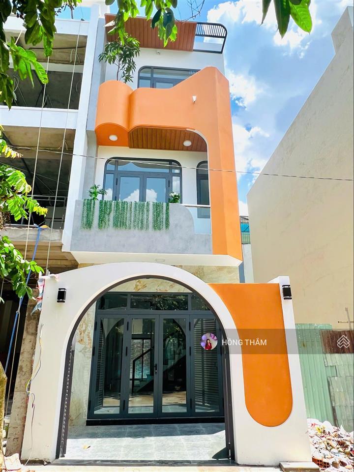 Bán nhà đẹp chính chủ gần vinhomes grand park giá chỉ 5.6 tỷ dt 61.6m2  0938 369 ***