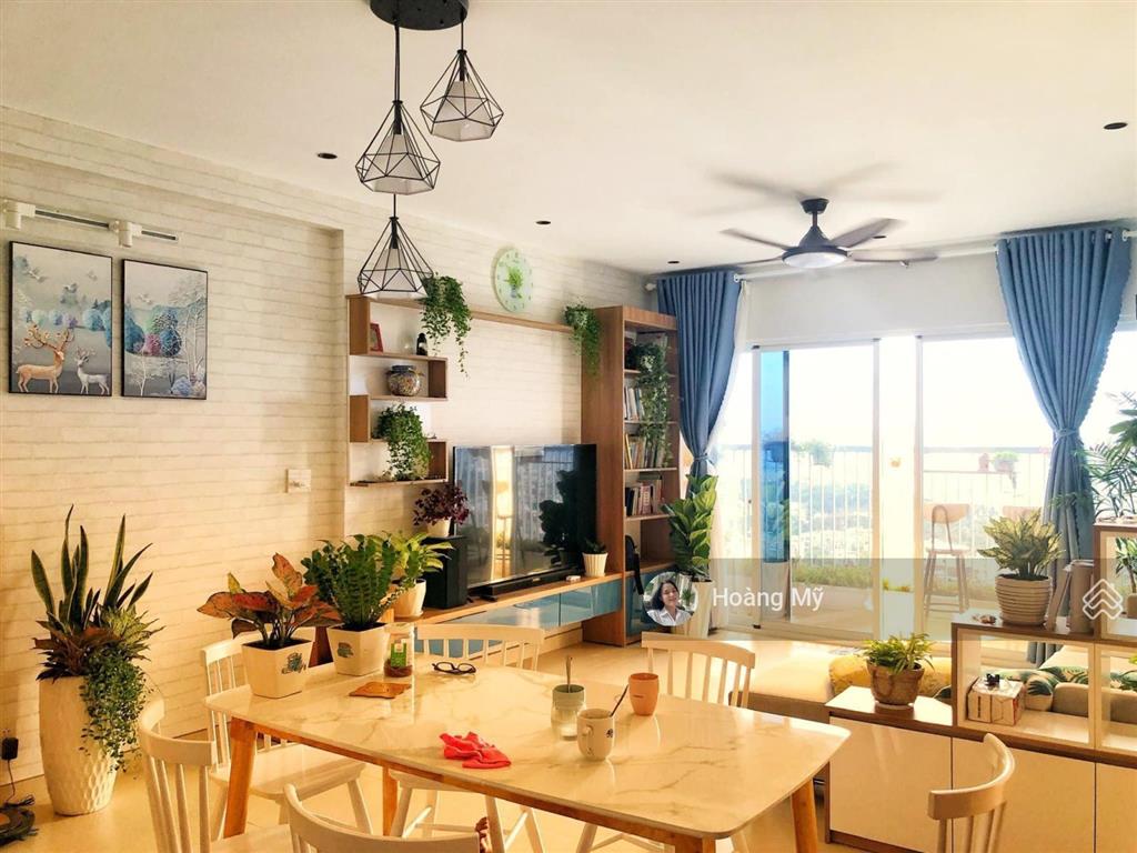 Bán cc cộng hòa plaza, tân bình, sổ hồng sẵn, dt 100m2, 3pn, 2wc, giá 5.5 tỷ, 0906 642 *** mỹ