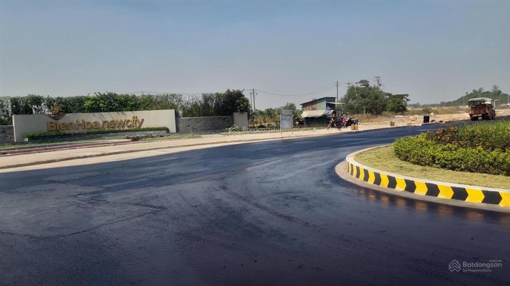 Bán biệt thự vip nhất sân golf long thành, góc view hồ sân golf giá 25 triệu/m2 sổ sẵn full thổ cư