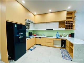 Bán nhà mặt tiền 3 tầng 3pn, ra biển 500m, ra sông 200m, chỉ 7. x tỷ