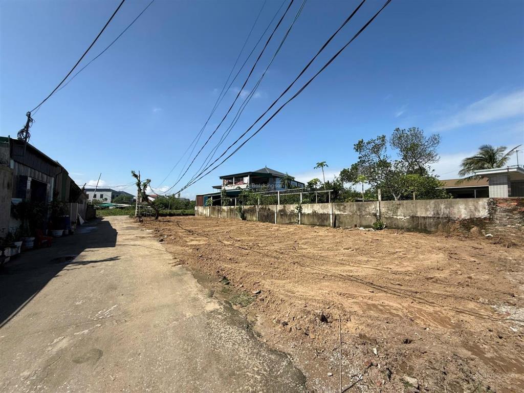 Chỉ từ 1 tỷ 100tr. lối 2 đại lộ ven sông lam. cách đại lộ ven sông chỉ 20m khu dân cư đông đúc