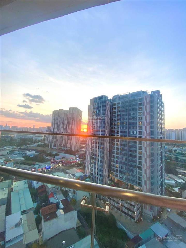 Căn góc d'lusso 2pn 75m² view hồ bơi & sông| đông nam, chỉ 6 tỷ 4  0798 022 ***