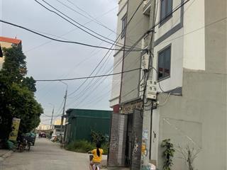 Bán lô đất trục chính đấu giá x2 la tinh đông la 142tr/m.  0983 477 ***