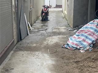 Bán 41m2 đồng nhân đông la trong đê ngõ 2.8m  cách trục chính 20m.  0983 477 ***