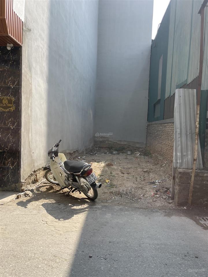 Bán lô đất mặt đường la tinh diện tích 40m2 giá 5.9 tỷ.  0983 477 ***