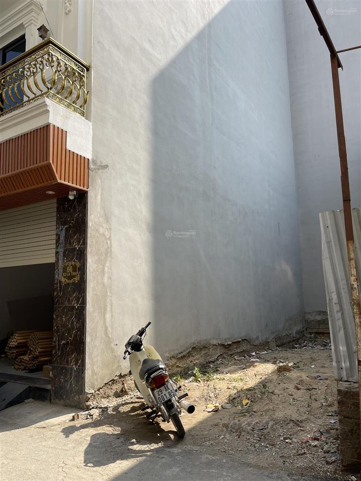 Bán lô đất mặt đường la tinh diện tích 40m2 giá 5.9 tỷ.  0983 477 ***