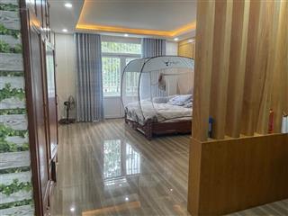 Cho thuê nhà phố căn góc  trục chính đường lê hoàn