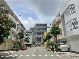 Bán nhà mặt phố unitown, 6,5 tỷ, 110m2, đẹp, nhiều tiện ích