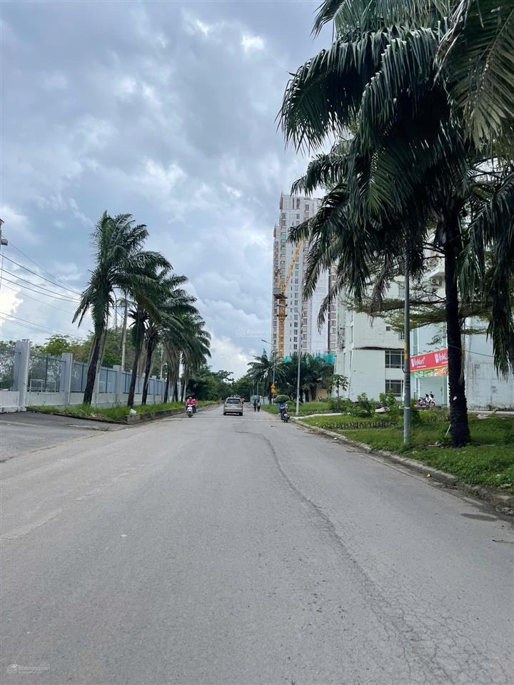 (đất lô góc) kdc làng việt kiều phong phú, 44 triệu / m2, 220m2, giá siêu hời