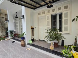 Bán biệt thự vip kđt ciputra dt180m2x3 tầng,đầy đủ nội thất sang trọng,sân vườn, an ninh tuyệt đối