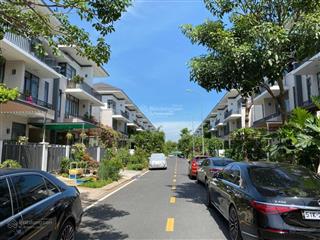 Cần cho gấp nhà phố lavila, diện tích 6x17,6m nhà full nội thất cao cấp, giá 20tr / tháng
