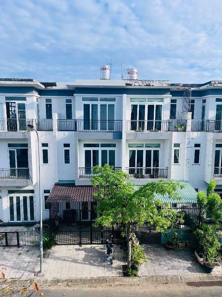 Nhà bán 75m2 (5x15m) |sổ hồng riêng đã hoàn công | cách vinhomes 4km