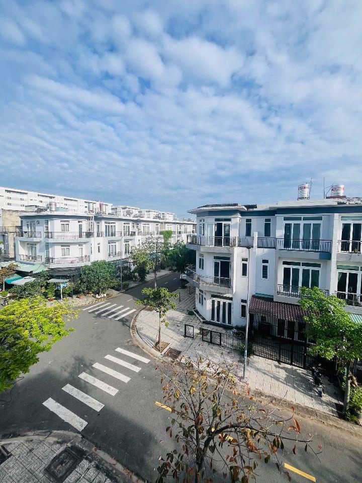 Nhà bán 75m2 (5x15m) |sổ hồng riêng đã hoàn công | cách vinhomes 4km