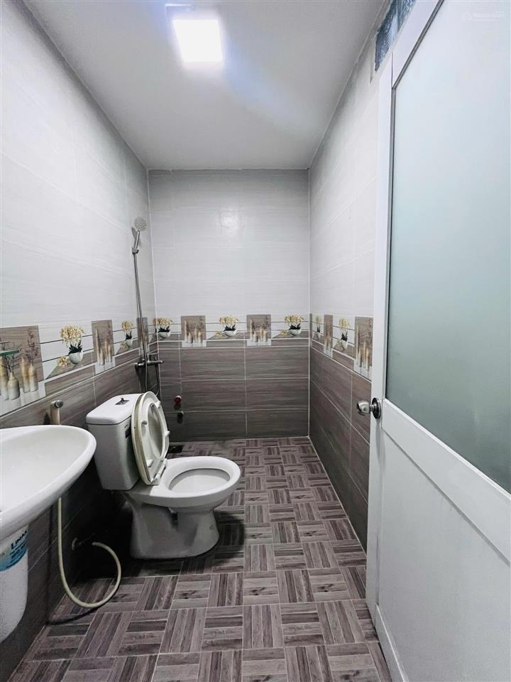 Đi nước ngoài| cần bán nhà phố thương mại, trục kinh doanh sầm uất, cạnh căn góc ngã tư