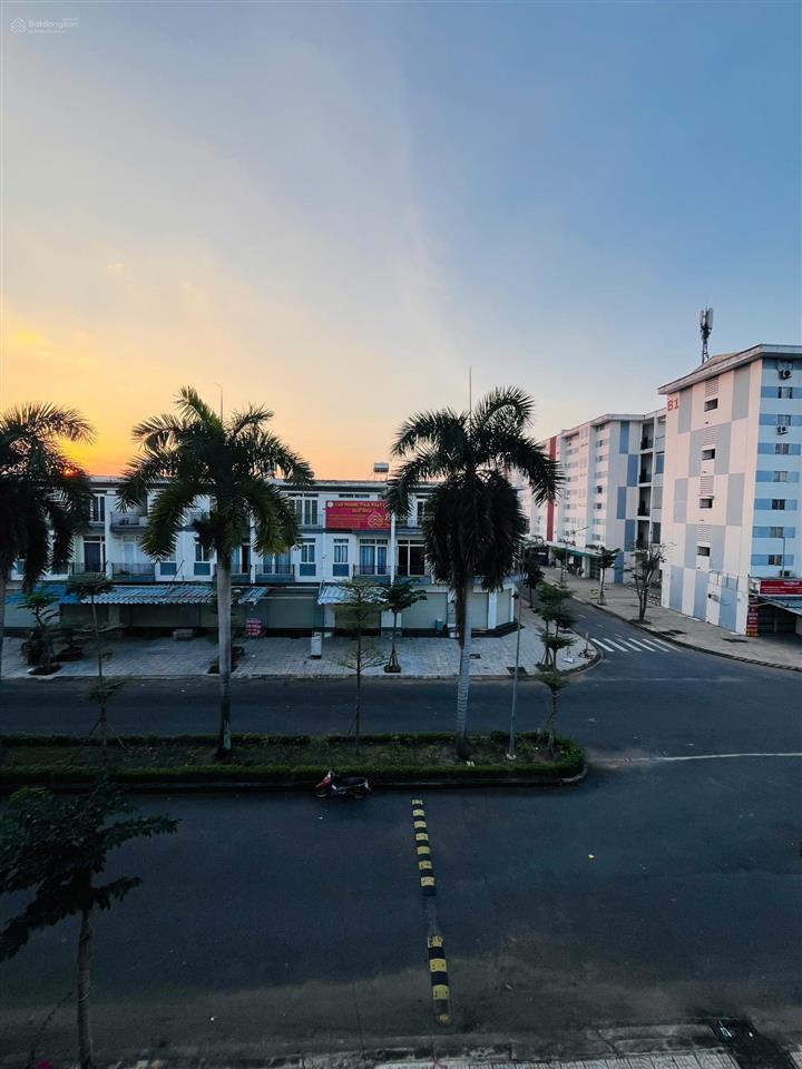 Đi nước ngoài| cần bán nhà phố thương mại, trục kinh doanh sầm uất, cạnh căn góc ngã tư