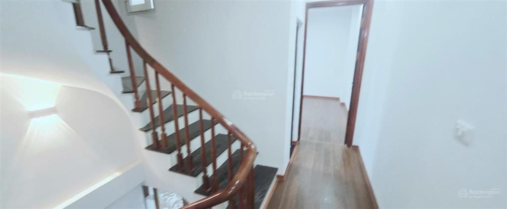 Nhà đẹp ngay nhổn dân xây ô tô 7 chỗ đỗ cửa40m25 tầng nhỉnh 5 tỷ