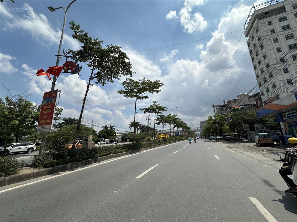 Chính chủ bán mảnh đất 65m2 ngay nhổn, đh công nghiệp, ô tô vào, 10m ra trục chính kd sầm uất