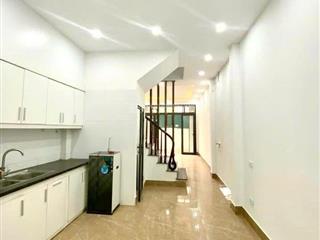 Cần bán nhà ngõ 54 di trạch, kim chung xã hoài đức 36m2, 5 tầng, 20m ra trục chính làng.
không qh