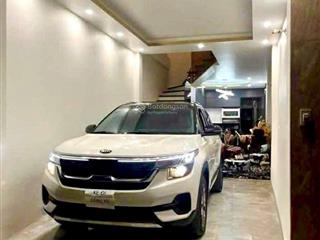 Nhà ngã tư trôixã hoài đức 40m26 tầngthang máyô tô vào nhà, 10m ra quốc lộ 32, hơn 8 tỷ.