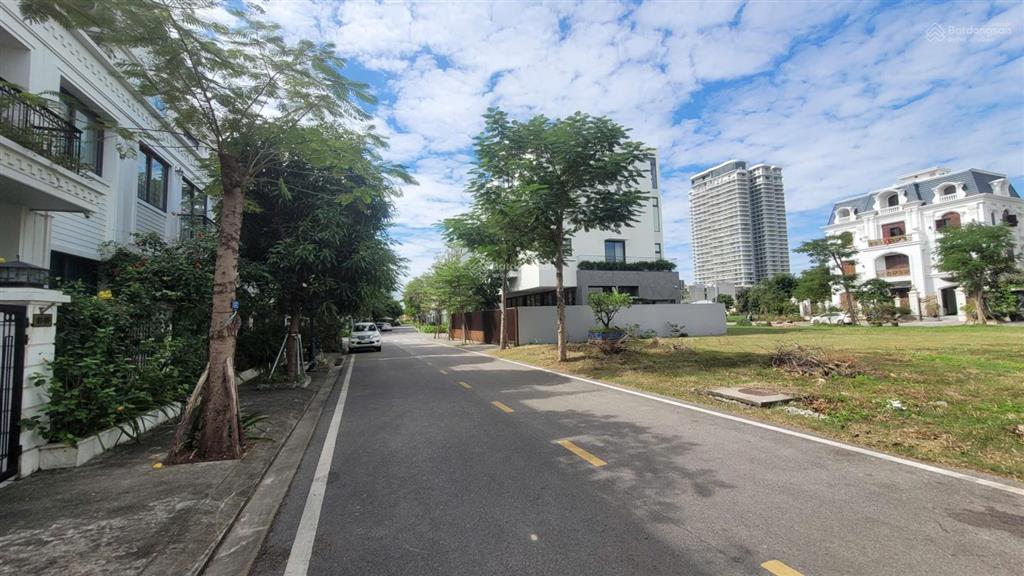 Bán đất nền biệt thự hiếm hoi sát biển nhất cách bãi tắm chỉ 300m, trung tâm bãi cháy giá đầu tư