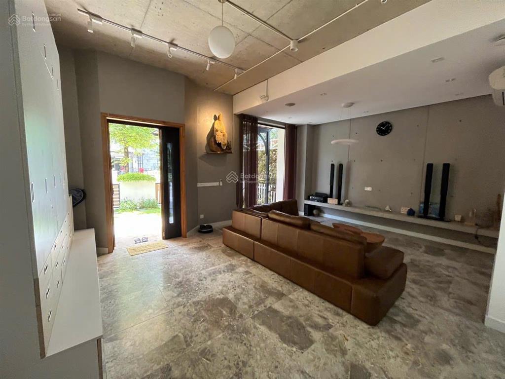 Bán nhà mặt tiền 7a thành thái phường 14 quận 10. dt 5.8x15m  hầm 5 tầng  dtcn 80m2  giá 23 tỷ