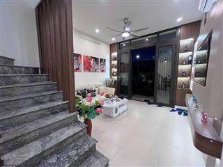Nhà đẹp yên hoà 42m2 x 5 tầng. ô tô đỗ cửa. 13,5 tỷ
