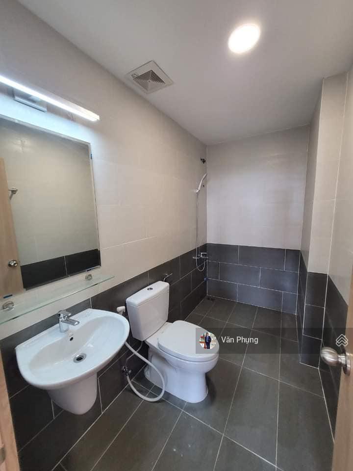 Kẹt tiền bán căn hộ chung cư gần ngã 4 bình phước vạn phúc city 2pn 2wc 70m2 có sổ hồng giá 1.950tỷ