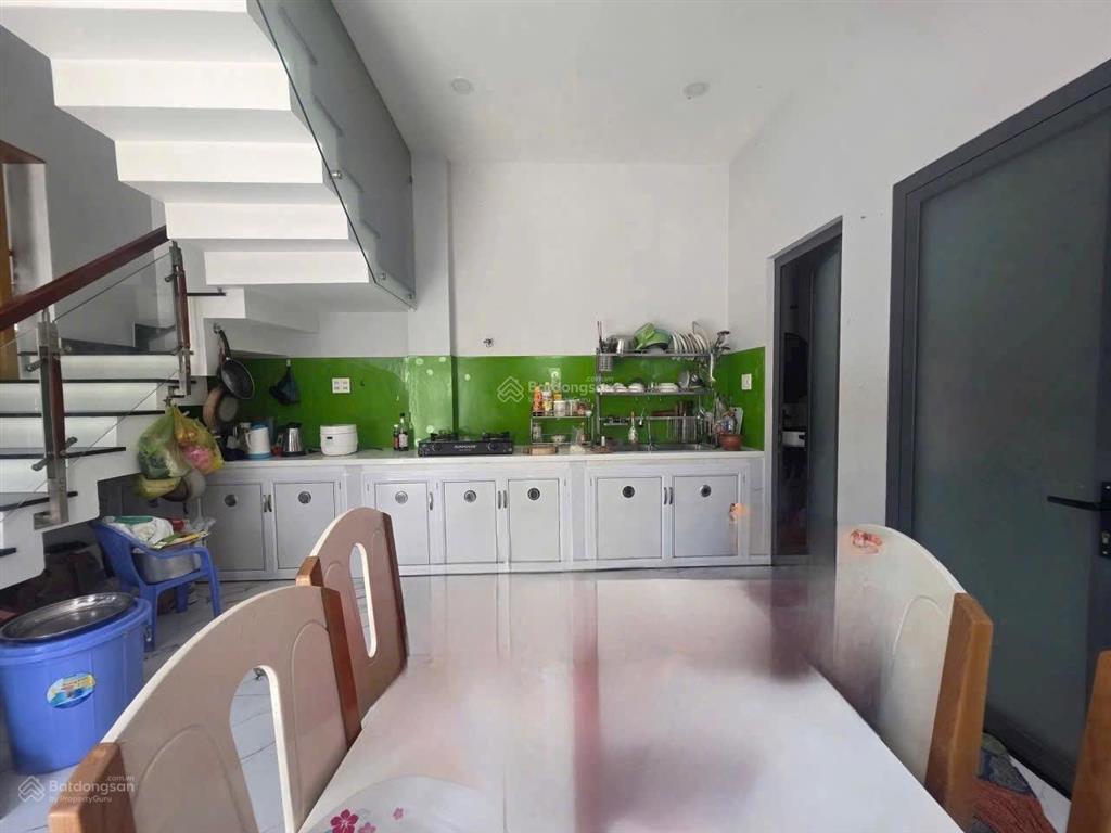 Nhà 1 trệt 2 lầu có 4pn 5wc, căn góc 130m2 full thổ cư ngang gần 8m khu dân trí cao giá hơn 8 tỷ