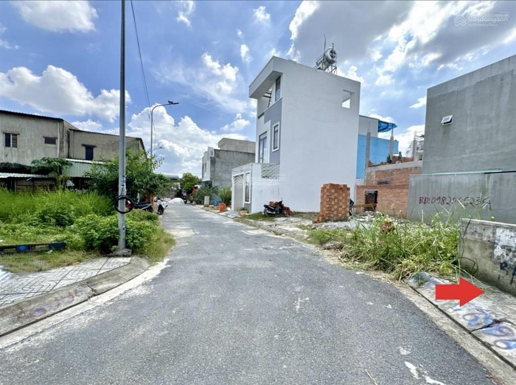 Lô đất full thổ cư gần cầu vượt gò dưa 63m2 (ngang 4.7m2 nở hậu) xây dựng hoàn công ngay 0939 415 ***