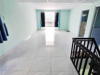 Chỉ 4,5 tỷ  nhà 2 tầng trung tâm thủ đức, gần chợ! chủ cần bán gấp