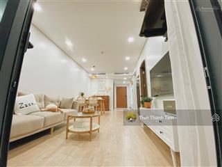 Bán gấp chung cư bàu cát ii (thang bộ )có sổ hồng dt 47m2 1 phòng ngủ 2ty25.  0932 349 *** tâm