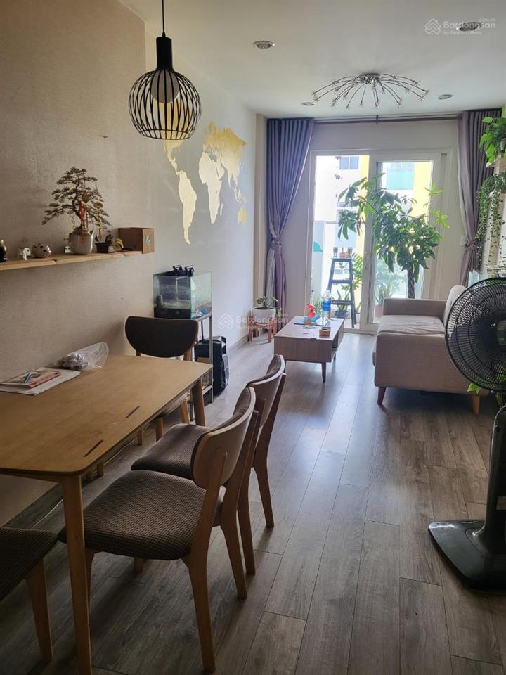 Chính chủ bán căn city gate 2pn, 2wc, view q1, căn góc, giá 2,8 tỷ