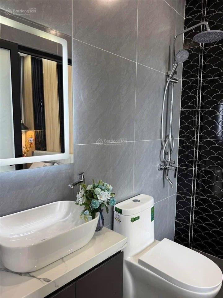 Cần bán gấp nhà nguyễn kiệm p. 9  phú nhuận, gần cv gia định, đang cho thuê 16tr/th,  0904 472 ***