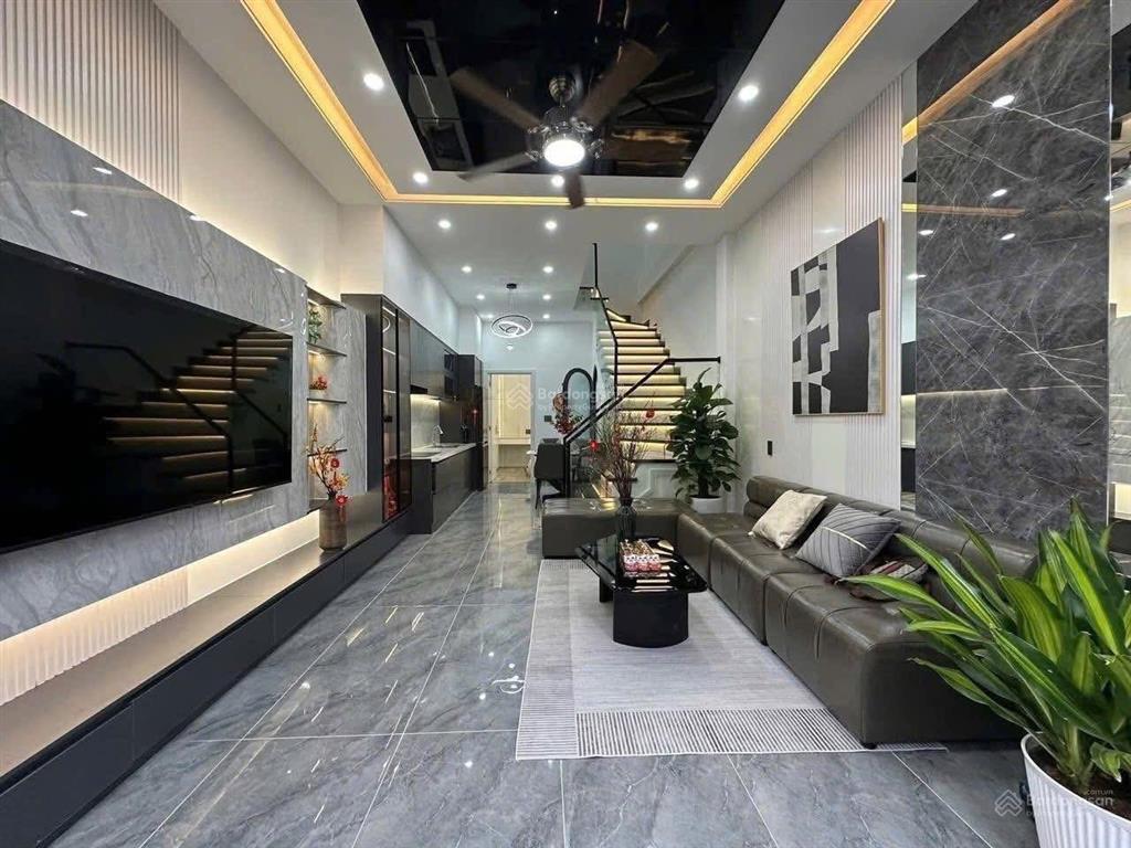 Cần bán gấp nhà nguyễn kiệm p. 9  phú nhuận, gần cv gia định, đang cho thuê 16tr/th,  0904 472 ***