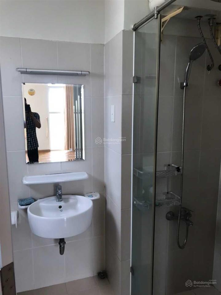Tôi cần bán gấp căn hộ flora anh đào, thiết kế 2 phòng ngủ, 2wc có sổ hồng  0909 505 ***