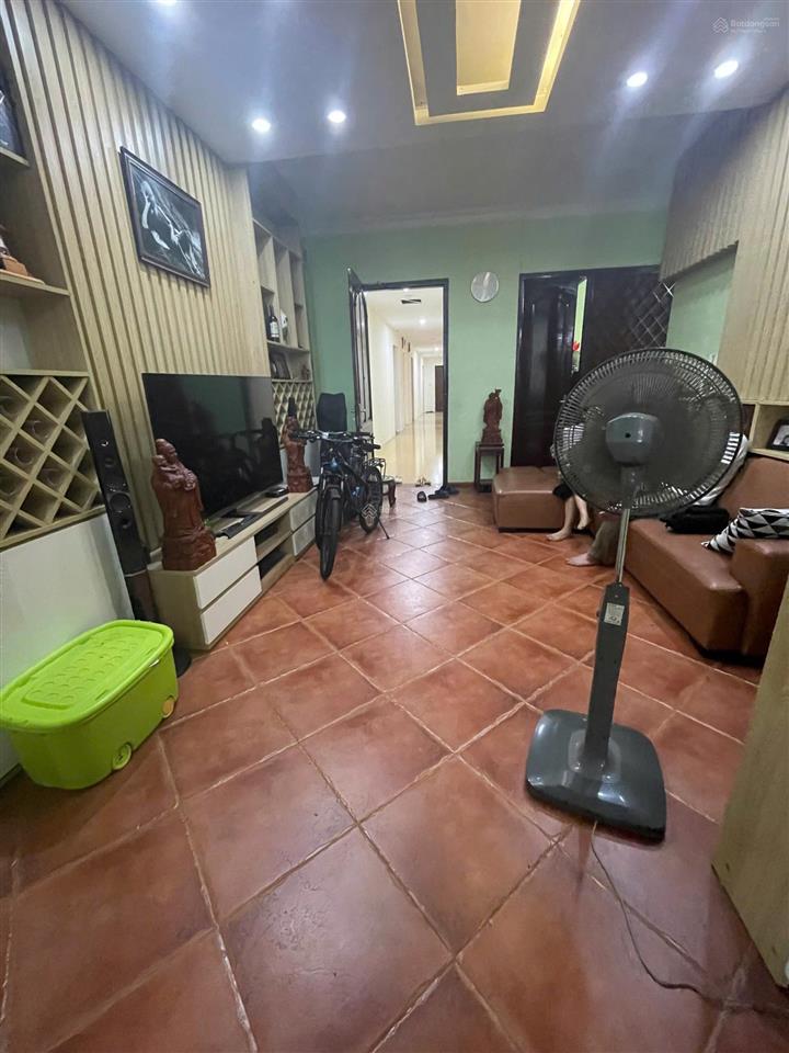 Chính chủ nhờ bán căn hộ chung cư 18t1 lê văn lương  kđt trung hòa nhân chính diện tích 117 m2