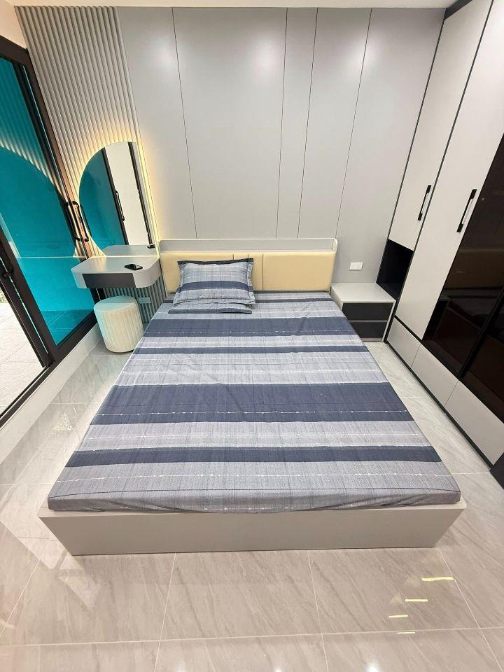 Bán căn hộ 120m2 3 ngủ, lô góc 3 mặt thoáng, có thể chia 4 ngủ, full nội thất