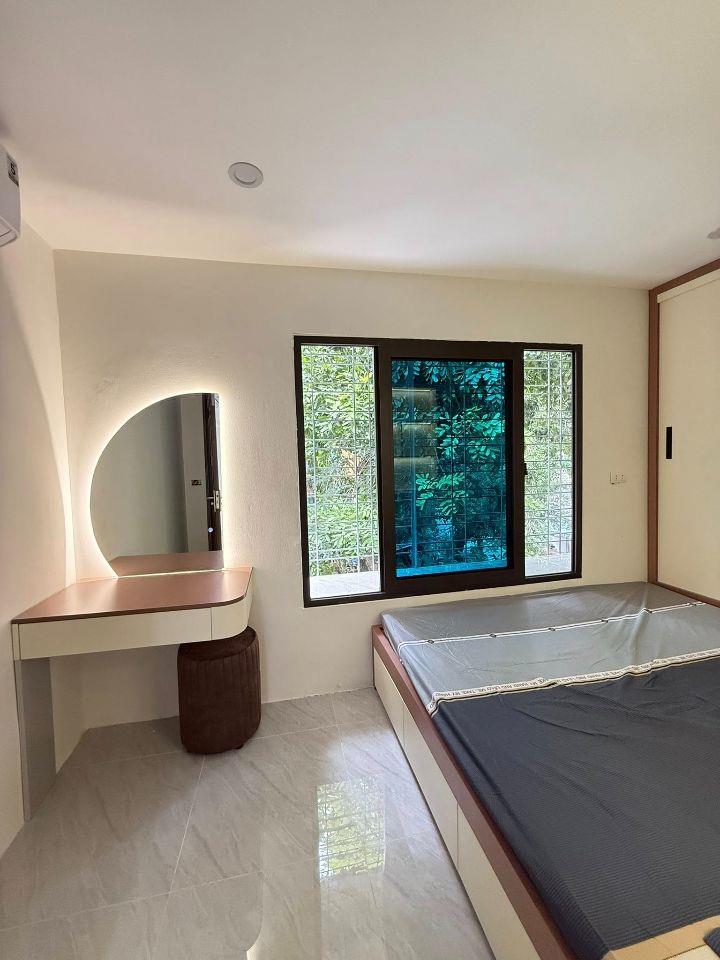 Bán căn hộ 120m2 3 ngủ, lô góc 3 mặt thoáng, có thể chia 4 ngủ, full nội thất