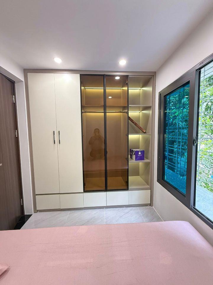 Bán căn hộ 120m2 3 ngủ, lô góc 3 mặt thoáng, có thể chia 4 ngủ, full nội thất